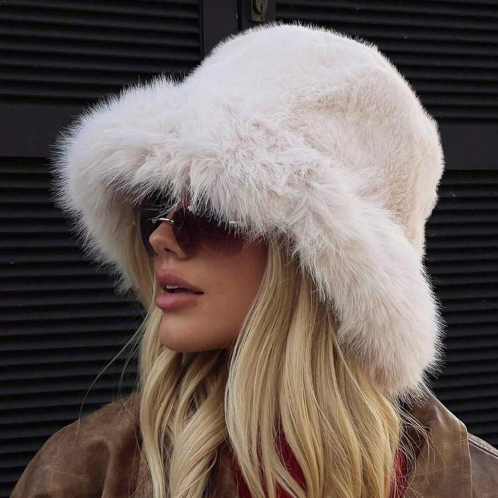 Elegant Cream Fur Women's Hat